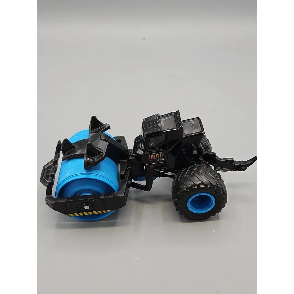 Monster Jam Official Black Rolland Dirt Squad Steamroller Monster Truck 1:64